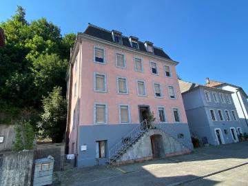 2,5 Zimmer Erdgeschoss Wohnung mit kleinem Garten und privater Terrasse