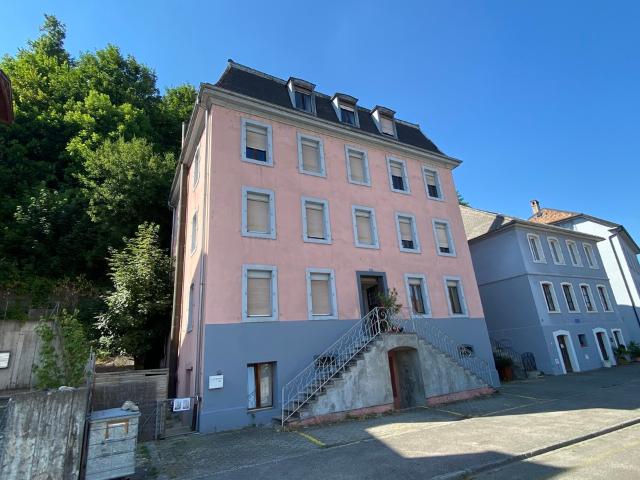 2,5 Zimmer Erdgeschoss Wohnung mit kleinem Garten und privater Terrasse
