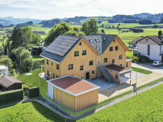 2.5 Zimmer hochwertige Dachwohnung, Erstbezug
