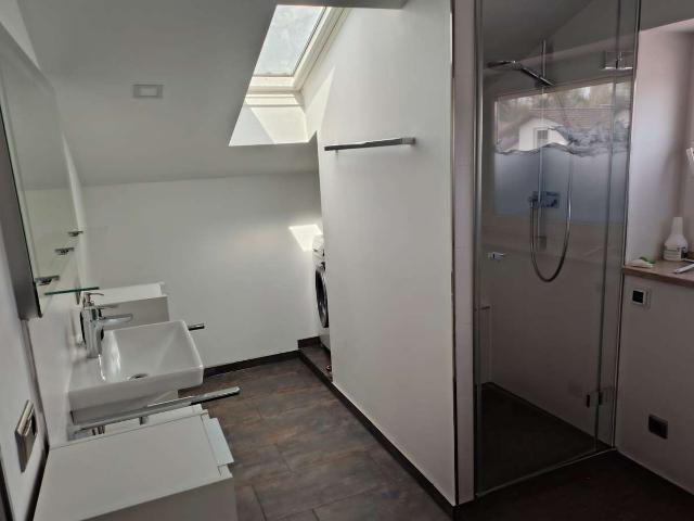 2,5 Zimmer Wohnung DG gehobene Ausstattung, Scheuring