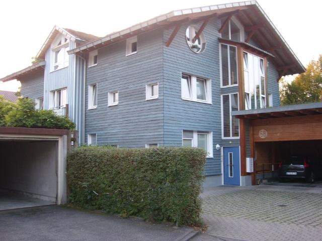 2,5 Zimmer Wohnung, frei ab 1.8.2026, ca. 73 m² im 5 Familien Holzhaus, Bj. 1997, zu verkaufenu
