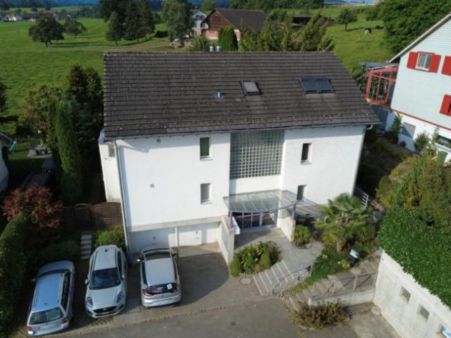 2.5 Zimmer Wohnung in 3 Familienhaus