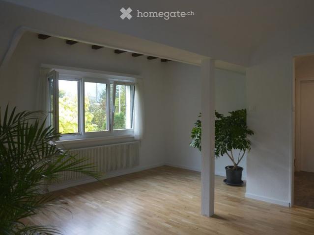 2.5 Zimmer Wohnung in 2 Familien Haus in ruhiger Lage