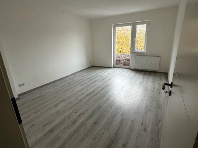 Neusanierte 2,5 Zimmer Wohnung in Essen Holsterhausen mit Balkon