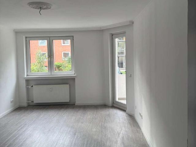 2,5 Zimmer Wohnung mit Balkon!