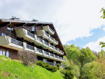 2.5 Zimmer Wohnung mit Balkon im 1. Stock Wunderschöne Aussicht
