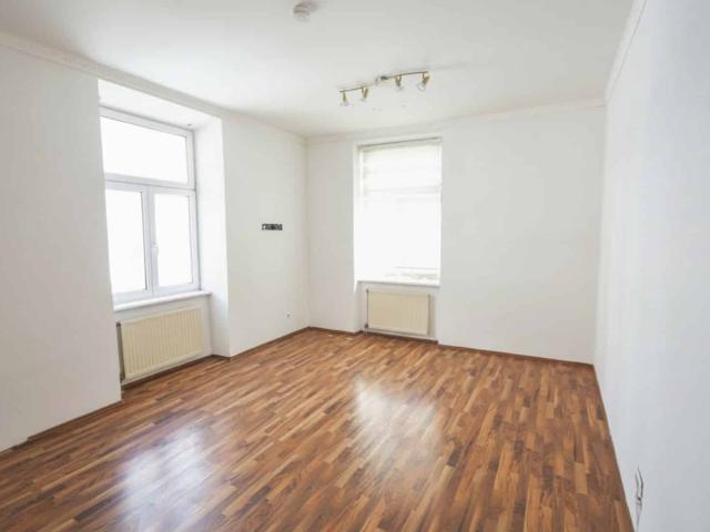2,5 Zimmer Wohnung mit guter Anbindung