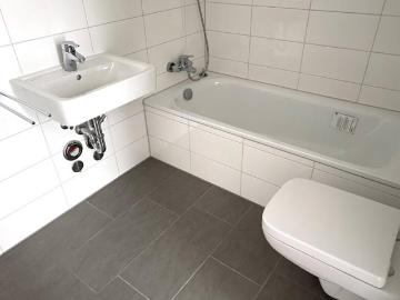 2,5 Zimmer Wohnung mit großem Wohnzimmer, direkt bezugsfertig