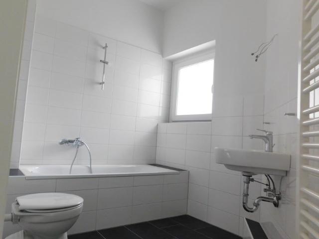 2,5 Zimmer Wohnung mit Loggia, voll renoviert!