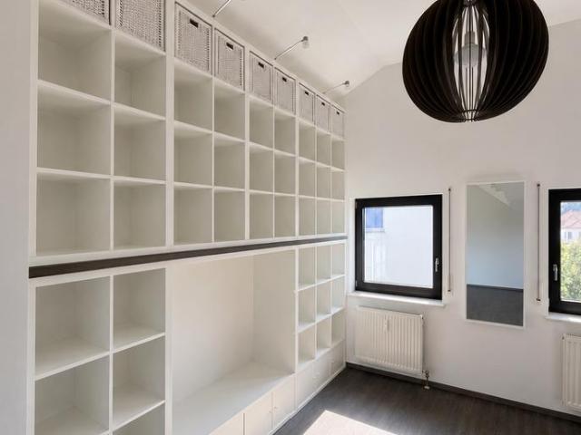 2,5 Zimmer Wohnung mit Weitblick & Südloggia provisionsfrei
