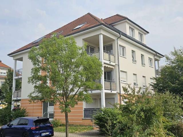 2,5 Zimmer Wohnung mit 2 Balkonen und Stellplatz in Halle Dölau
