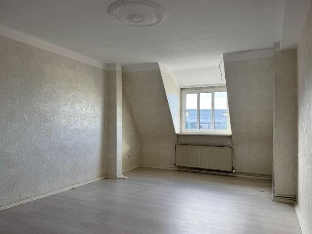 2,5 Zimmer Wohnung mieten in zentraler Lage von Berlin Steglitz, ca. 65 m², renovierungsbedürftig