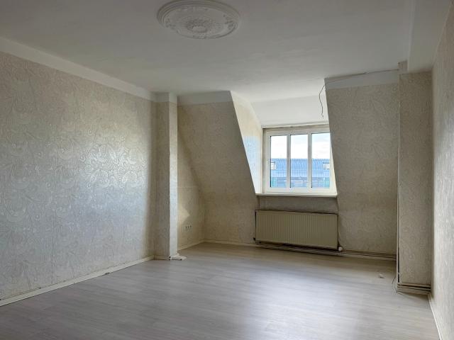 2,5 Zimmer Wohnung mieten in zentraler Lage von Berlin Steglitz, ca. 65 m², renovierungsbedürftig