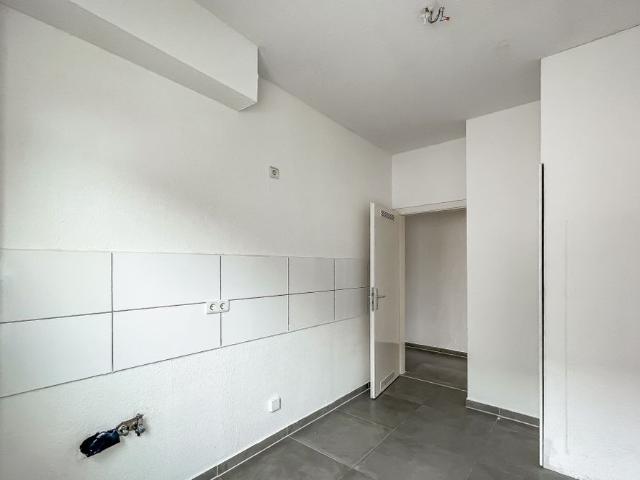 2,5 Zimmer Wohnung – renoviert – Balkon – zentrale Lage