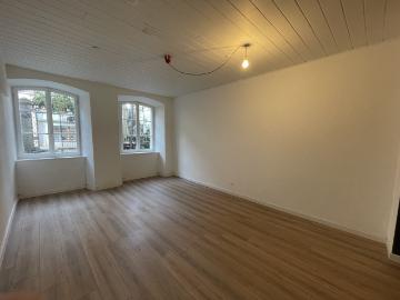 2,5 Zimmer Wohnung zu Mieten Charme und Komfort im Herzen von Porrentruy