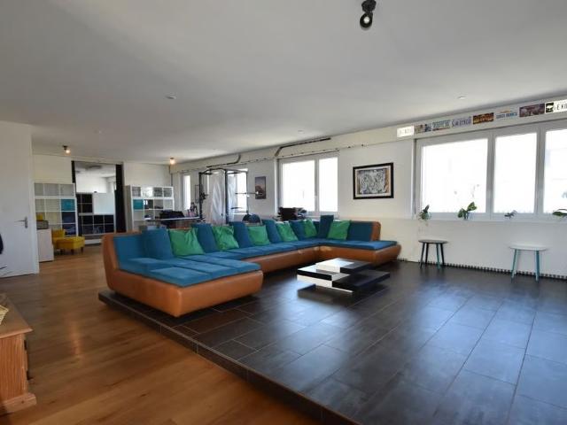 2.5 Zimmer, 142 m², 3. Stock