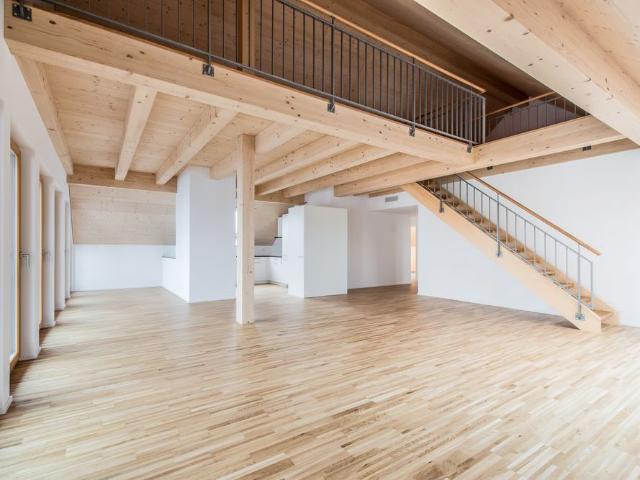 2.5 Zimmer, 103 m², 2. Stock