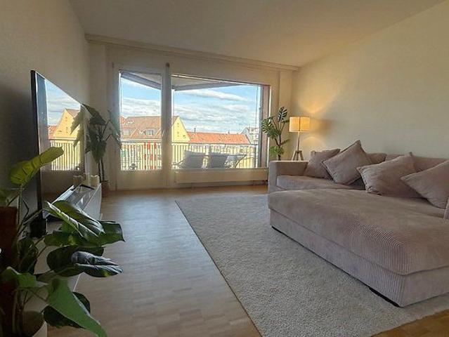 2.5 Zimmer, 100 m², 3. Stock