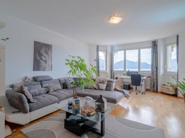 2.5 Zimmer, 105 m², 2. Stock