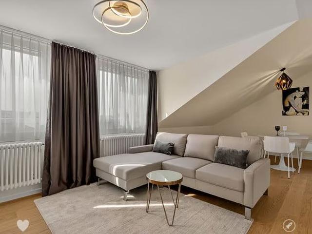 2.5 Zimmer, 105 m², 5. Stock