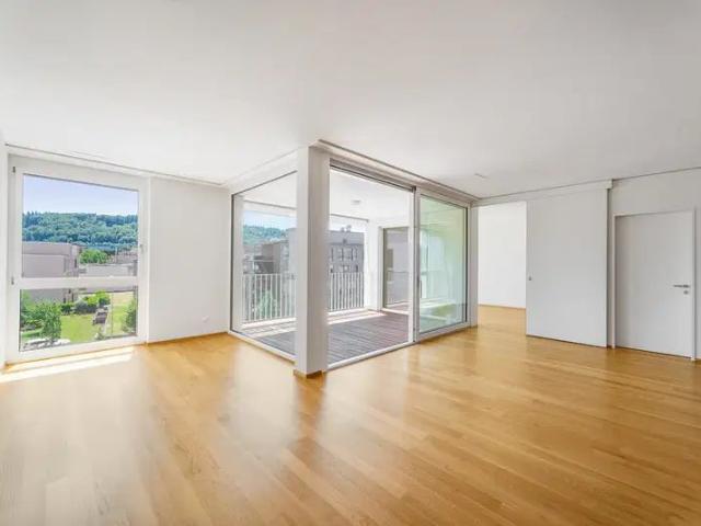 2.5 Zimmer, 111 m², 3. Stock