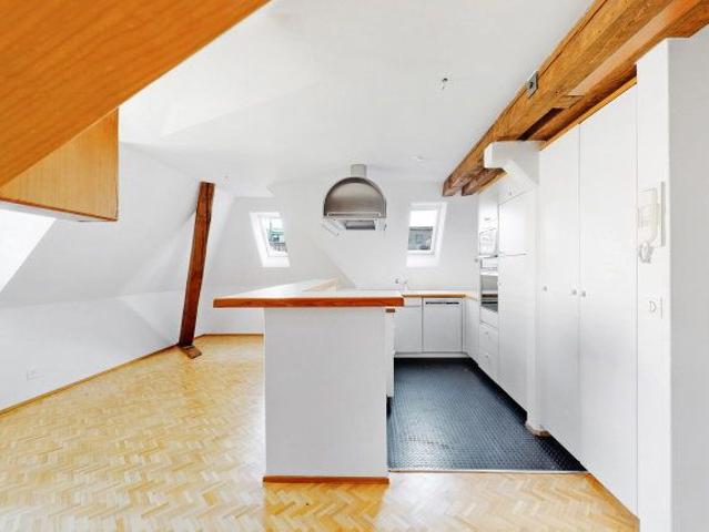 2.5 Zimmer, 114 m², 4. Stock