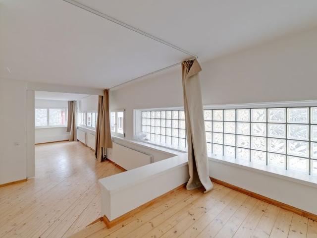 2.5 Zimmer, 120 m², 1. Stock