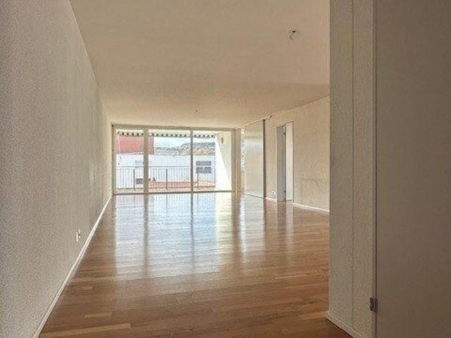 2.5 Zimmer, 121 m², 2. Stock