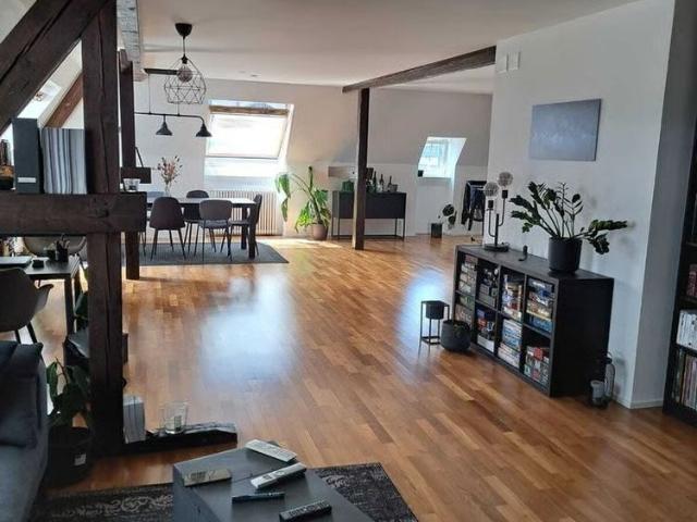 2.5 Zimmer, 127 m², 5. Stock