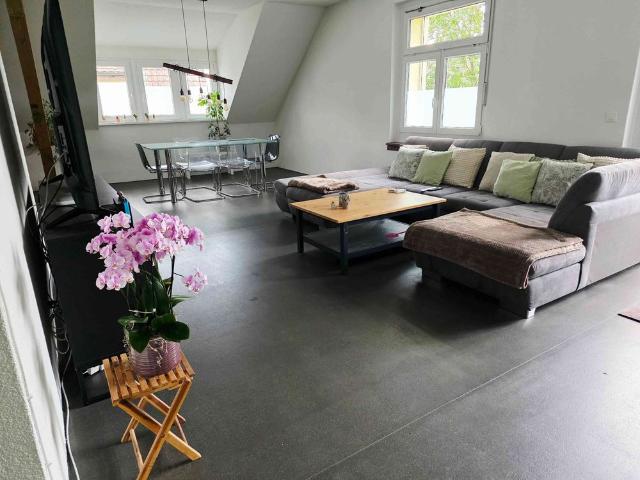2.5 Zimmer, 200 m², 3. Stock