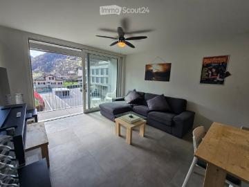 Grono, Moësa, Graubünden - Parkplatz, Keller