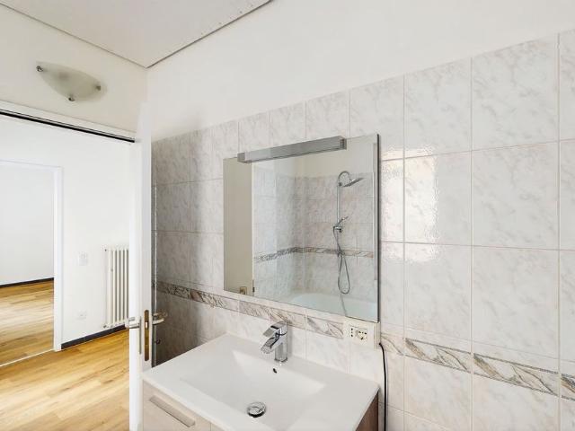 2.5 Zimmer, 58 m², 1. Stock