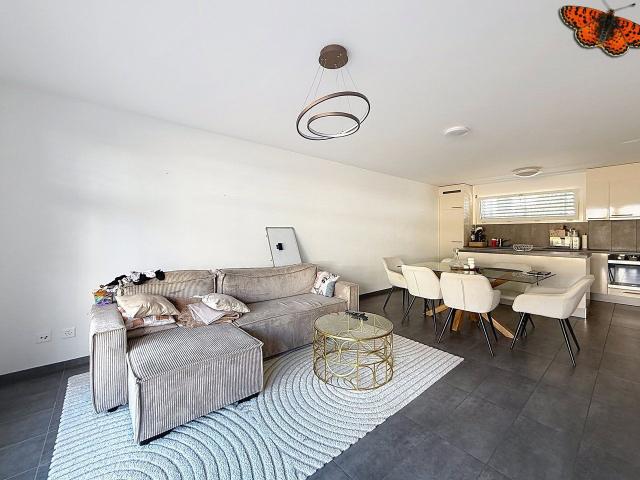 2.5 Zimmer, 64 m², 2. Stock