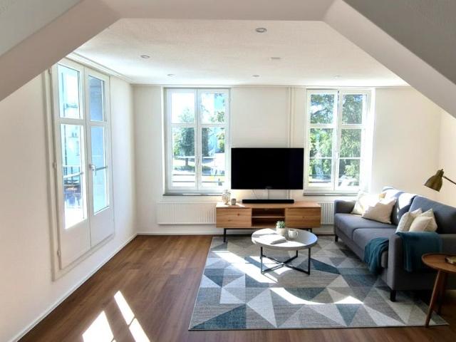 2.5 Zimmer, 60 m², 1. Stock