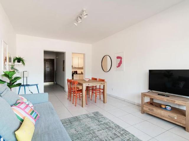 2.5 Zimmer, 60 m², 1. Stock