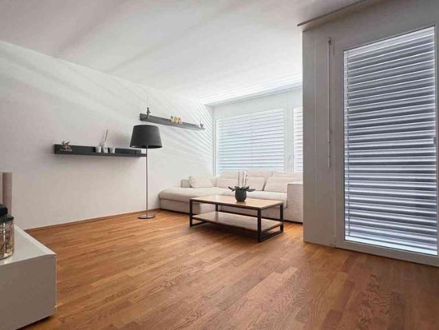 2.5 Zimmer, 63 m², 1. Stock