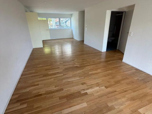 2.5 Zimmer, 63 m², 1. Stock