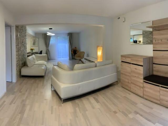 2.5 Zimmer, 74 m², EG