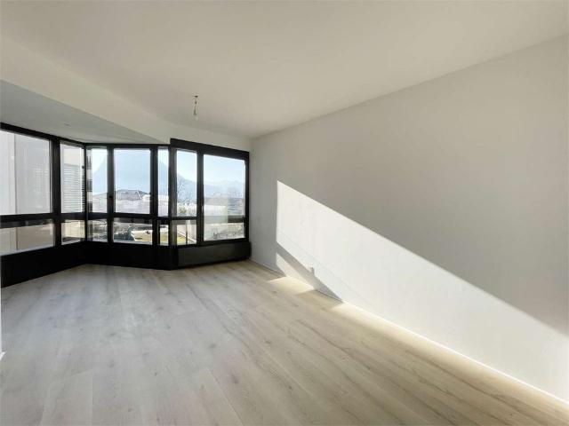 2.5 Zimmer, 75 m², 3. Stock
