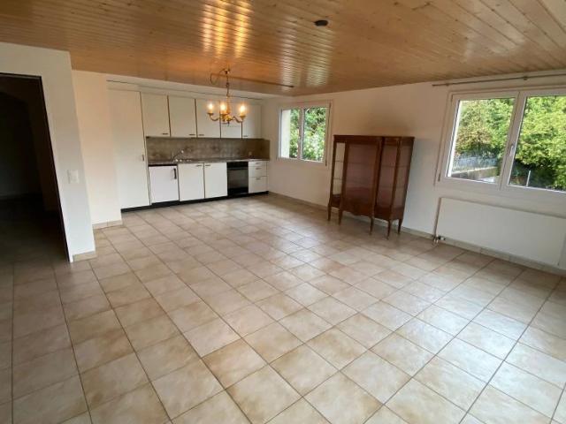 2.5 Zimmer, 75 m², 1. Stock