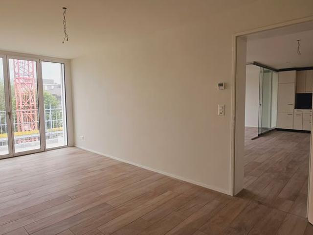 2.5 Zimmer, 75 m², 2. Stock