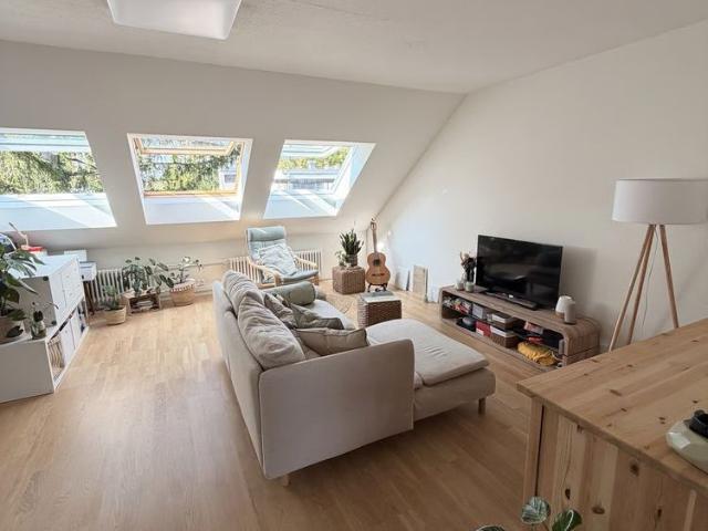 2.5 Zimmer, 75 m², 2. Stock