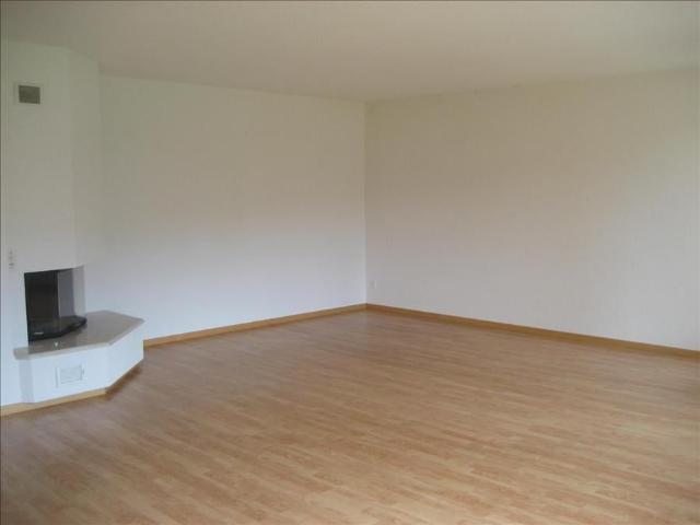 2.5 Zimmer, 77 m², 2. Stock