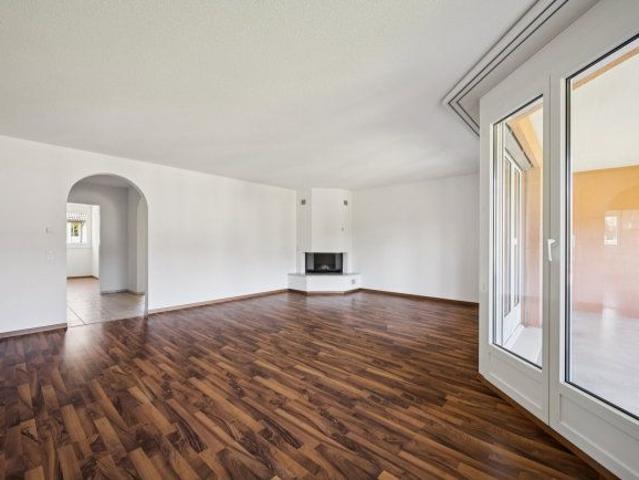 2.5 Zimmer, 77 m², 2. Stock