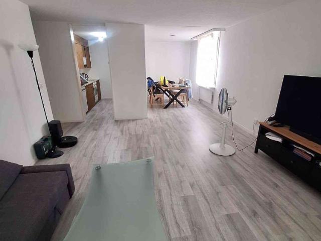2.5 Zimmer, 70 m², 1. Stock
