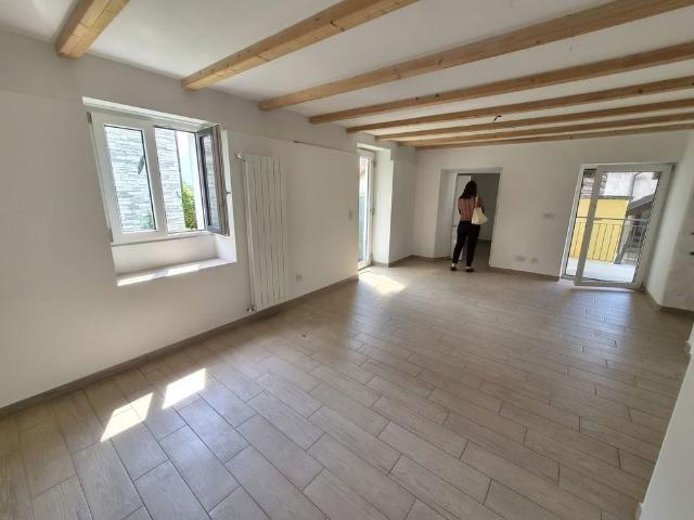 2.5 Zimmer, 71 m², 1. Stock