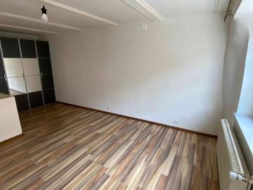 2.5 Zimmer, 72 m², 1. Stock