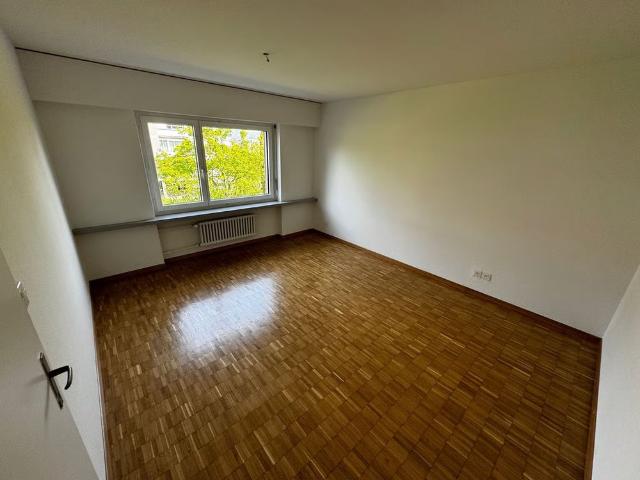 2.5 Zimmer, 84 m², 1. Stock