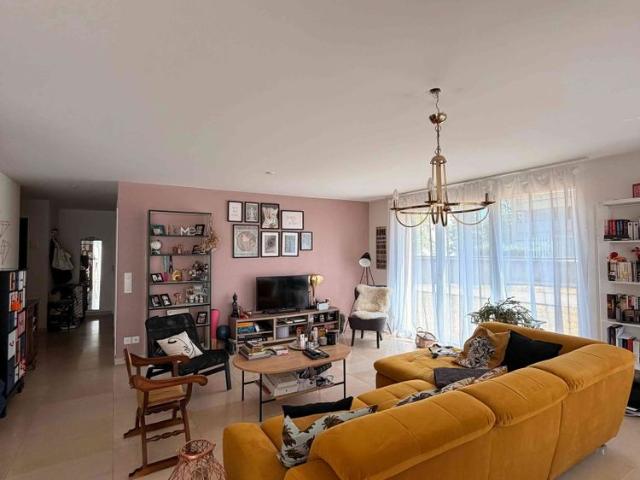 2.5 Zimmer, 80 m², EG