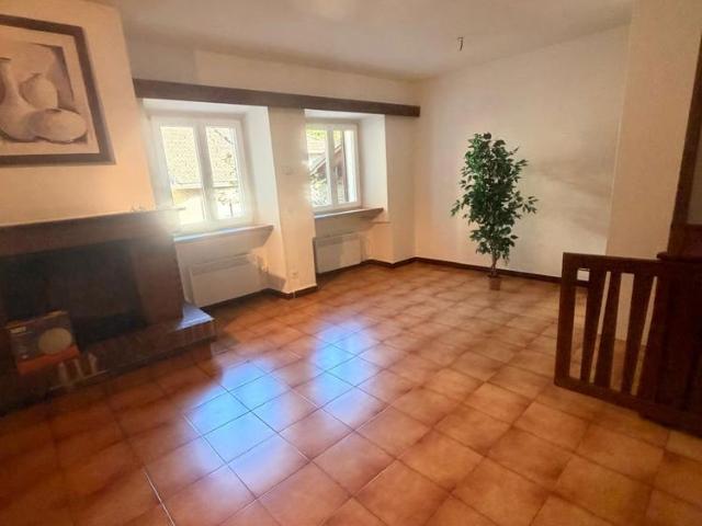 2.5 Zimmer, 80 m², EG
